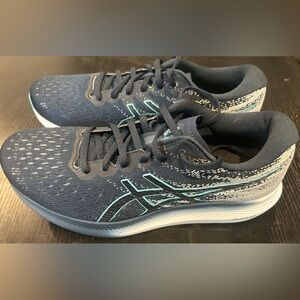 New - EvoRide 3 Blue, Men’s 8.5 U.S.